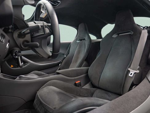 Used 2024 McLaren Artura RWD image 25