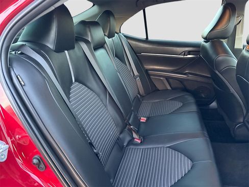 Used 2022 Toyota Camry SE image 25