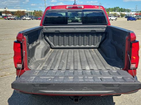 Used 2024 Chevrolet Colorado LT w/ LT Convenience Package III AWD/4WD image 17