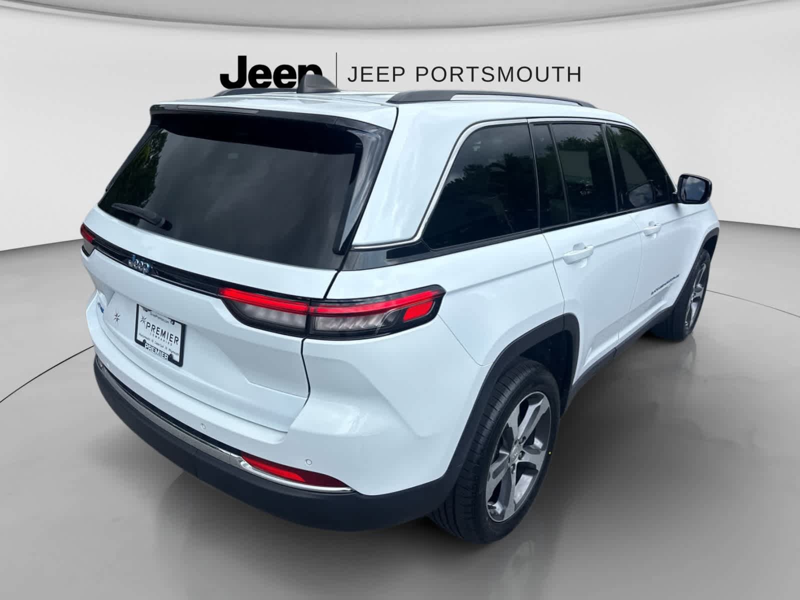 Used 2023 Jeep Grand Cherokee 4WD 4xe image 6