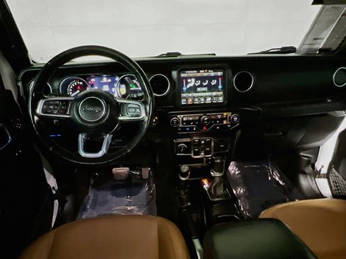 Used 2023 Jeep Wrangler Unlimited Sahara w/ Cold Weather Group AWD/4WD image 29