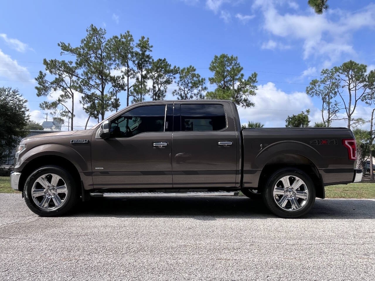 Used 2015 Ford F150 XLT w/ Equipment Group 302A Luxury AWD/4WD image 5