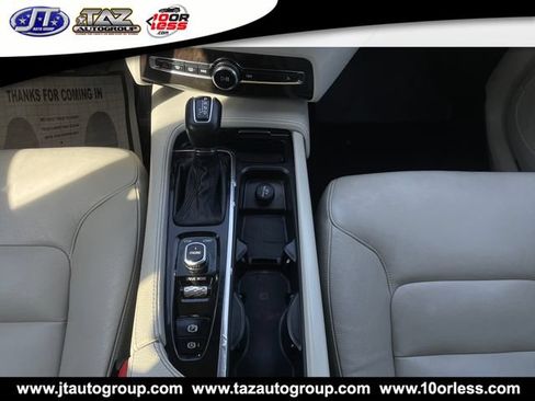 Used 2017 Volvo XC90 T6 Momentum w/ Vision Package AWD/4WD image 15