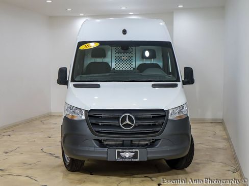 Used 2021 Mercedes-Benz Sprinter 2500 w/ Driver Convenience Package image 4