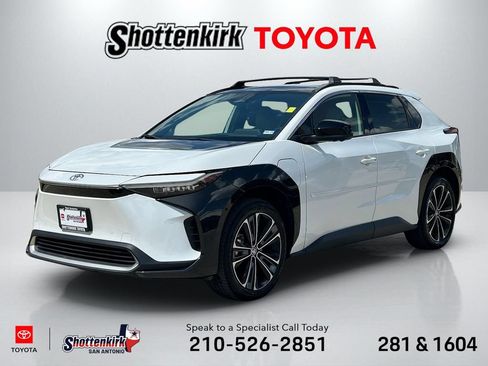 Used 2024 Toyota bZ4X FWD image 1