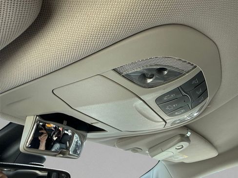 Used 2017 Chrysler Pacifica Touring-L Plus w/ Advanced Safetytec Group FWD image 21