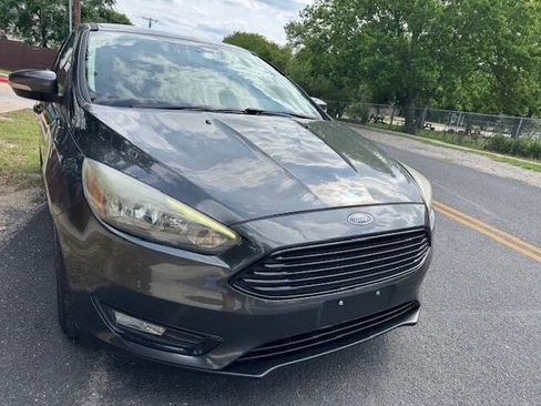 Used 2017 Ford Focus SE FWD image 8