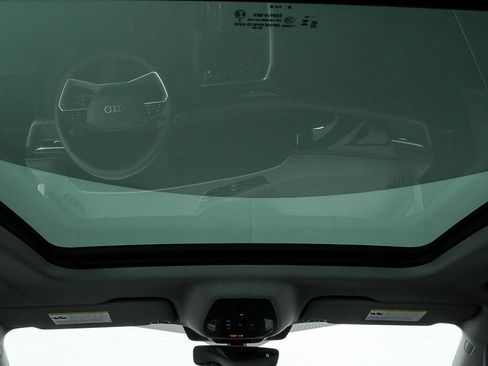 Certified 2025 Audi Q5 Premium w/ Convenience Package image 19