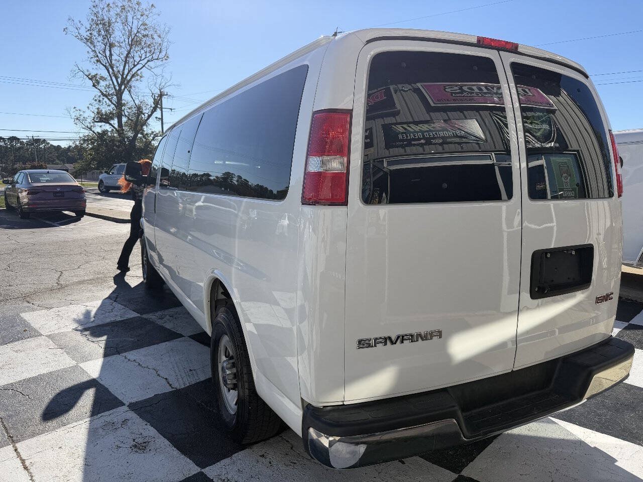 Used 2019 GMC Savana 3500 LT w/ LT Preferred Equipment Group RWD image 8