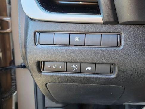 Used 2025 Nissan Rogue SV image 41