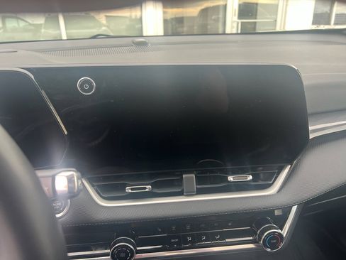 Used 2025 Chevrolet Equinox LT image 14