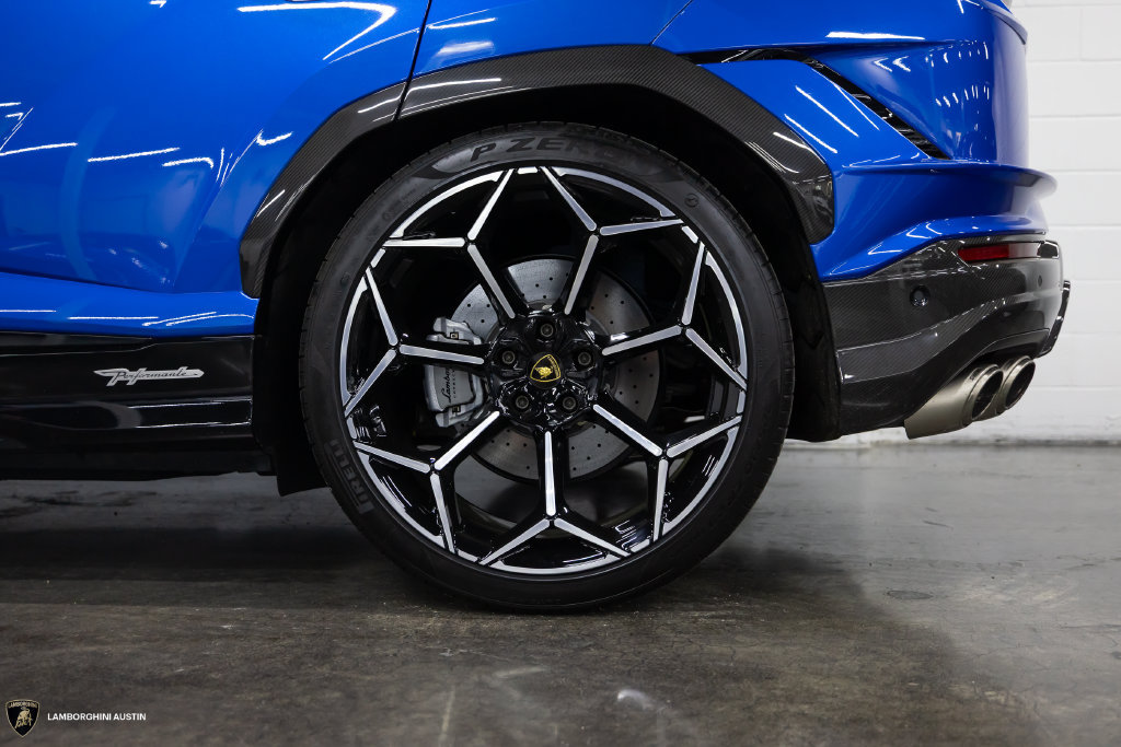 Used 2024 Lamborghini Urus Performante AWD/4WD image 9
