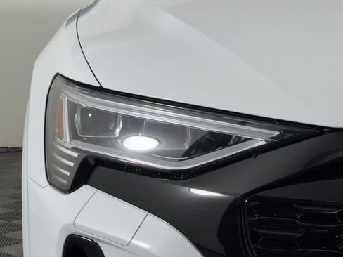 Certified 2024 Audi Q8 e-tron Premium Plus AWD/4WD image 3