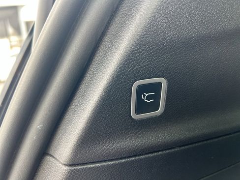 Used 2019 Chrysler Pacifica Touring Plus w/ S Appearance Package image 27