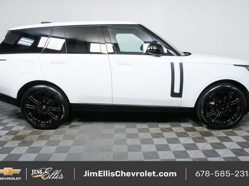 Used 2024 Land Rover Range Rover SE image 2