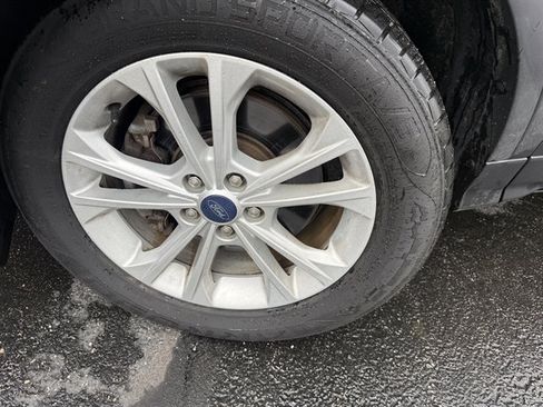 Used 2018 Ford Escape SEL image 37