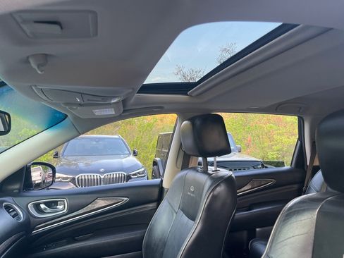Used 2013 INFINITI JX35 AWD w/ Premium Pkg image 35
