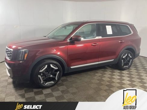 Used 2023 Kia Telluride S AWD/4WD image 2