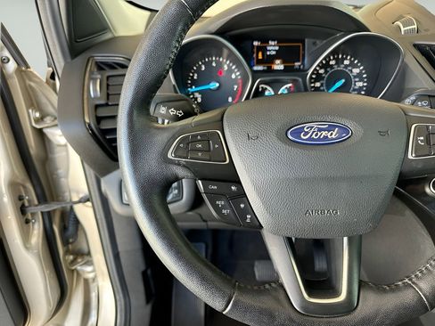 Used 2018 Ford Escape Titanium w/ Ford Safe & Smart Package image 15