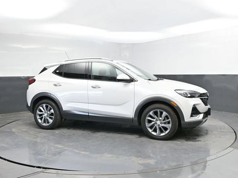 Used 2023 Buick Encore GX Essence w/ Experience Buick Package FWD image 5