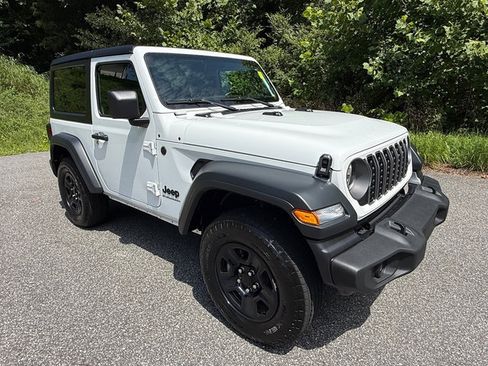 Used 2026 Jeep Wrangler Sport AWD/4WD image 4