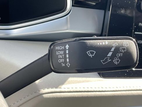 New 2026 Volkswagen Taos SE FWD image 24