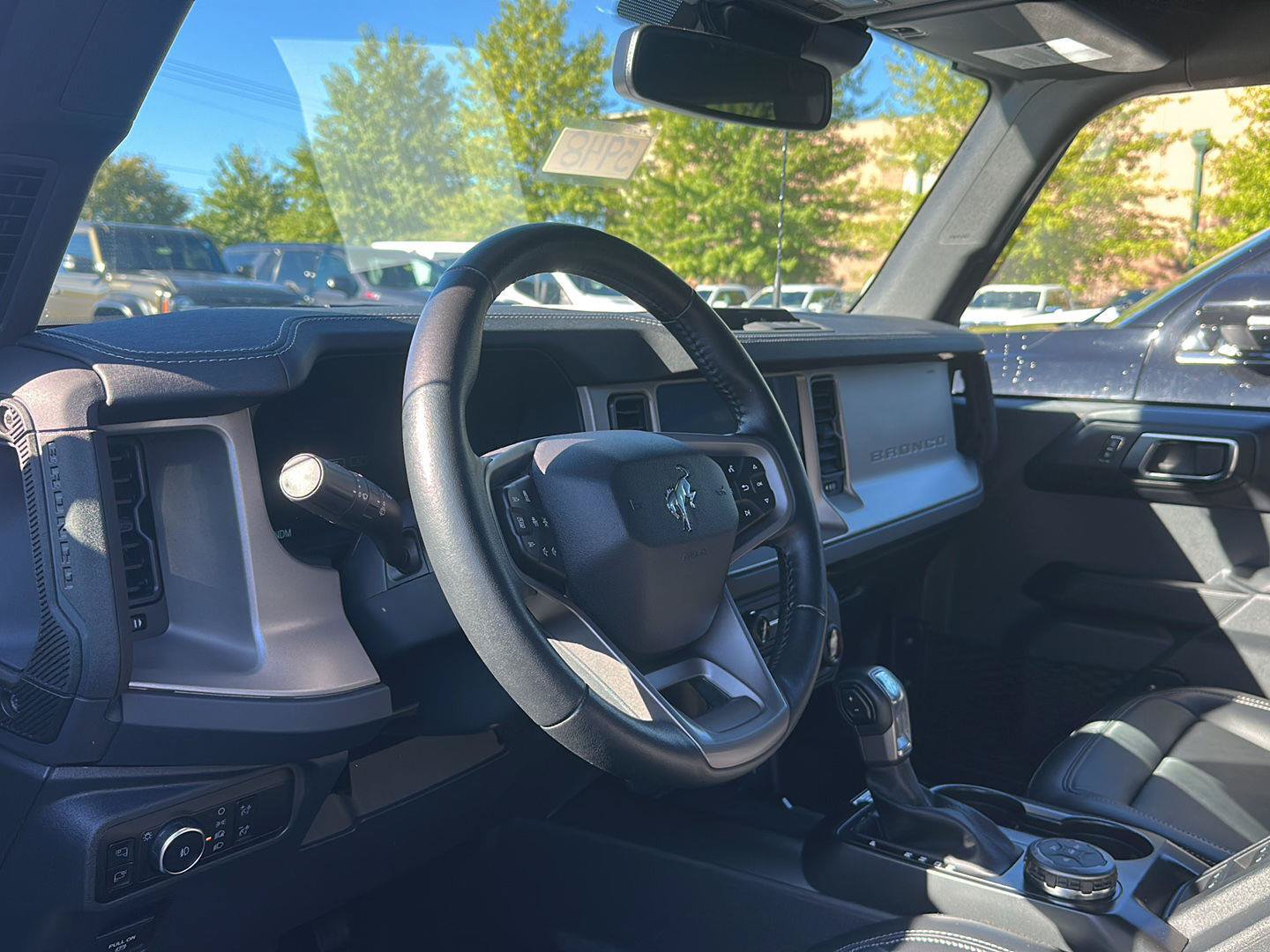 Used 2025 Ford Bronco Outer Banks AWD/4WD image 2