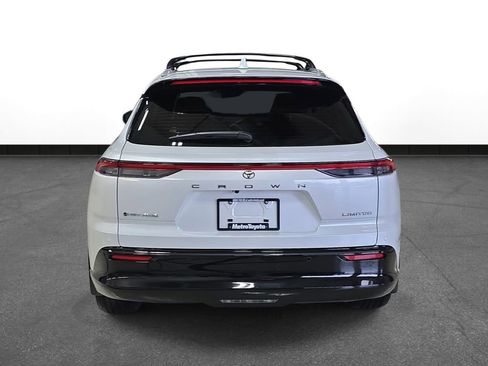 Used 2025 Toyota Crown Signia w/ Advanced Technology Package image 6