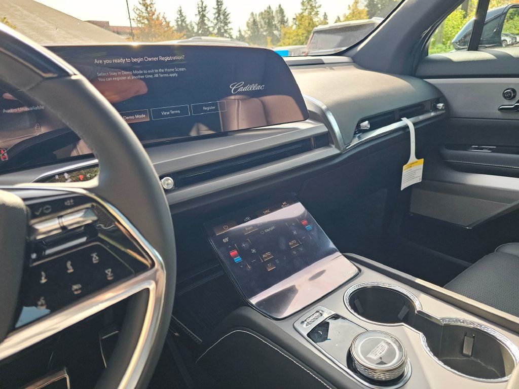 New 2027 Cadillac Vistiq Luxury AWD/4WD image 30