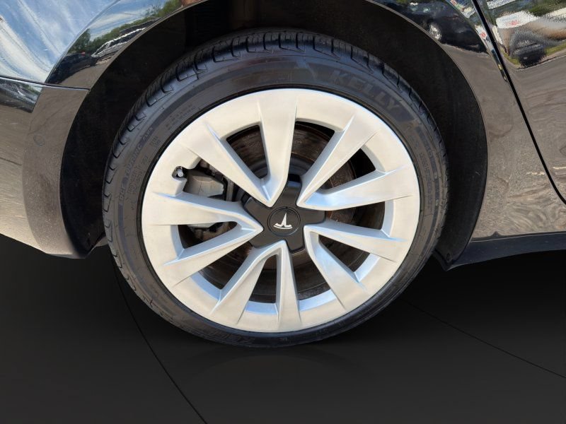 Used 2022 Tesla Model 3 Long Range AWD/4WD image 23