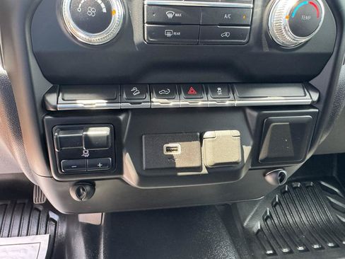 Used 2020 GMC Sierra 1500 4x4 Crew Cab w/ Convenience Package image 18