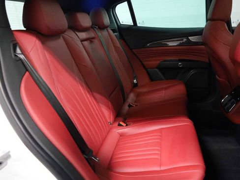 Used 2023 Maserati Grecale Modena image 37