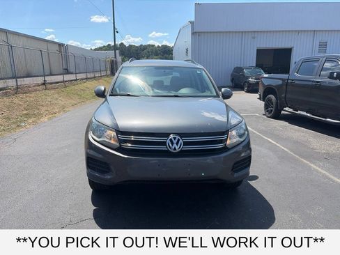 Used 2015 Volkswagen Tiguan SE FWD image 2