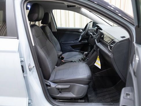 New 2026 Volkswagen Taos SE image 11