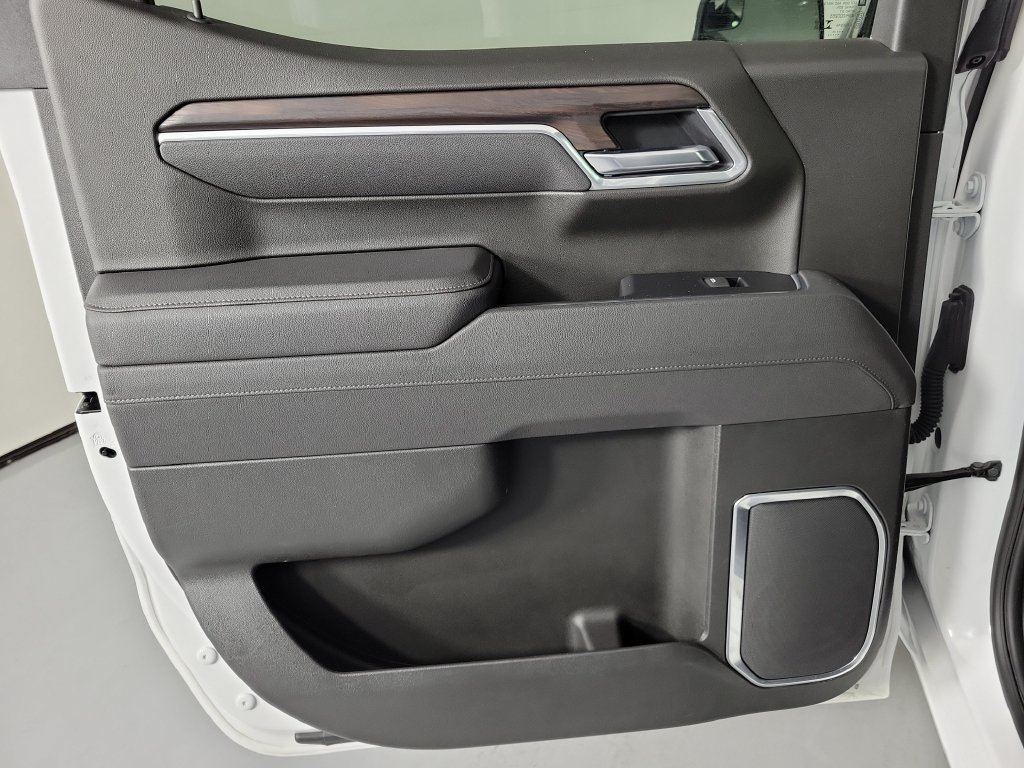 Used 2025 GMC Sierra 1500 SLT RWD image 11