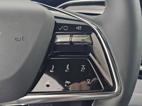 Used 2026 Cadillac Lyriq Luxury w/ LPO, Floor Liner Package RWD image 28