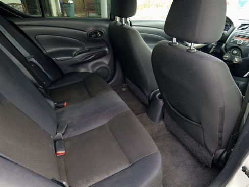 Used 2012 Nissan Versa SV w/ Convenience Pkg image 28