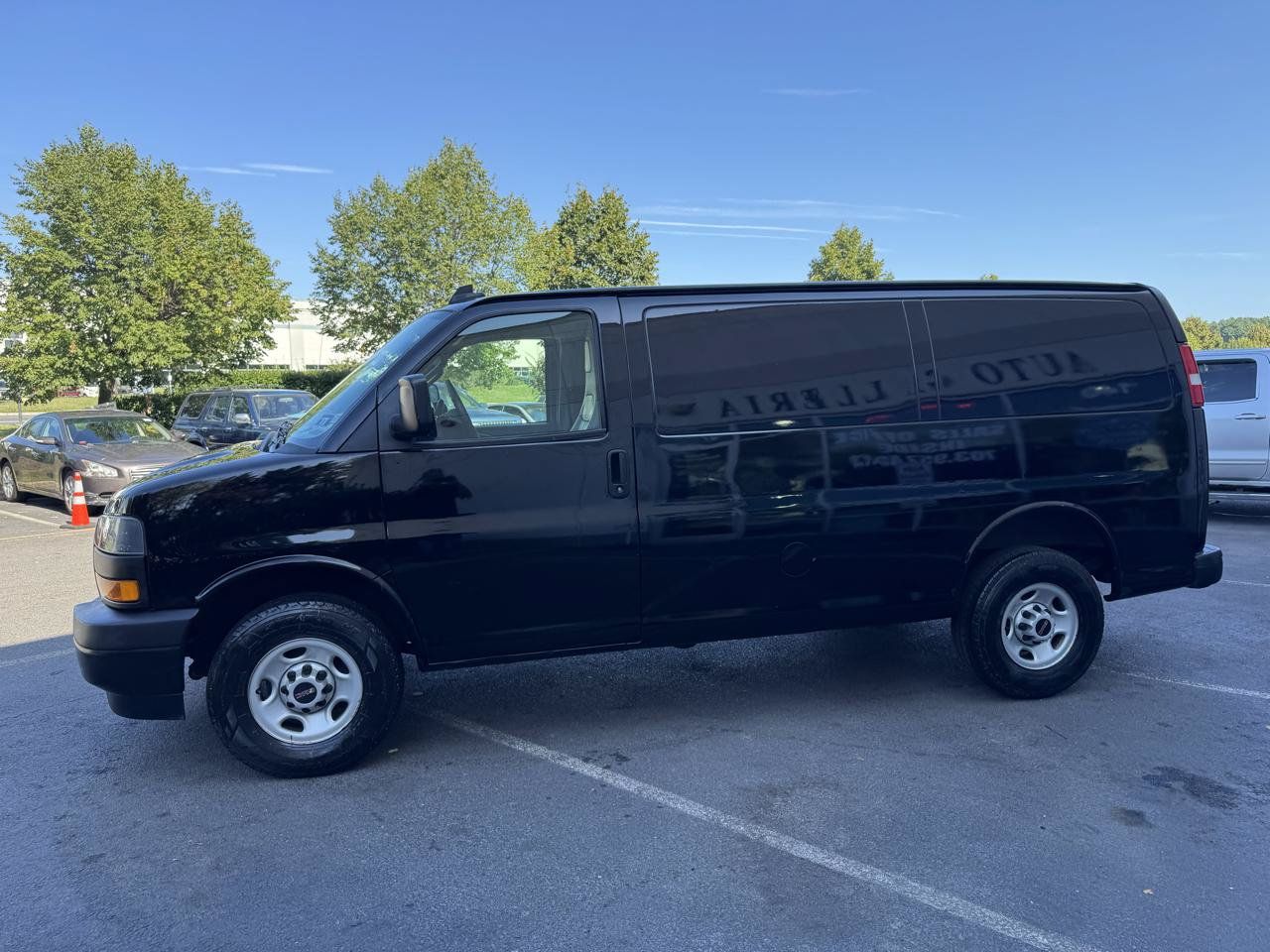 Used 2020 GMC Savana 2500 RWD image 8