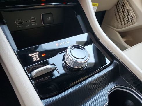 New 2025 Jeep Grand Cherokee Limited image 11