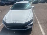 Used 2024 Hyundai Elantra SE image 3