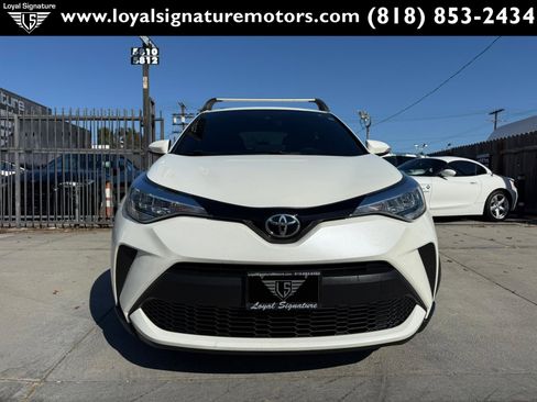 Used 2020 Toyota C-HR XLE image 2