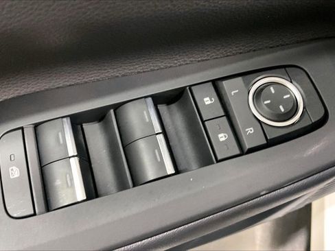 New 2026 Toyota Prius Plug-In Hybrid FWD image 41