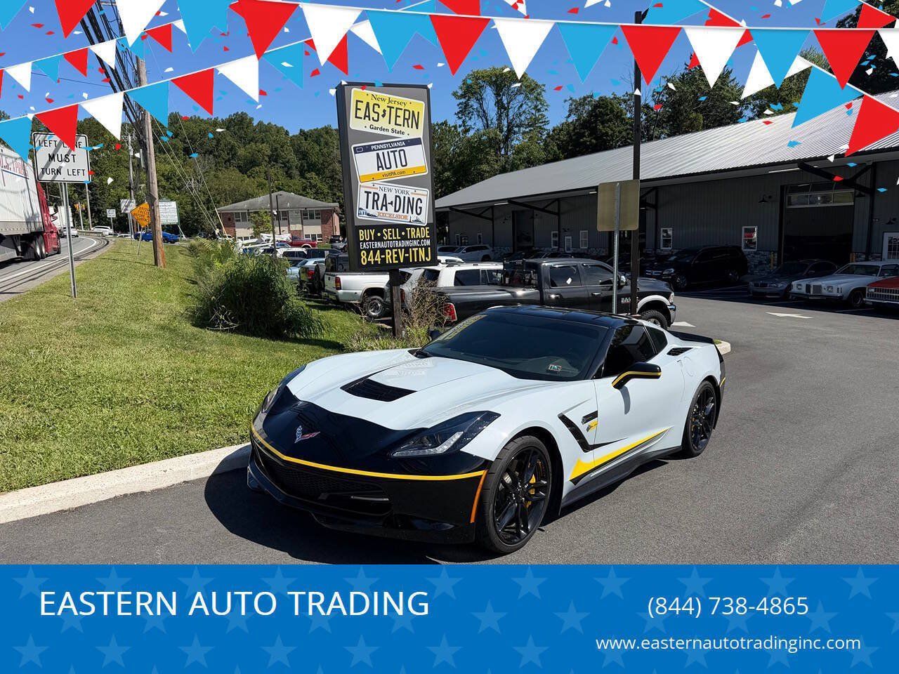 Used 2018 Chevrolet Corvette Stingray Coupe w/ 1LT RWD image 1