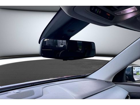 Used 2019 Chevrolet Traverse Premier AWD/4WD image 23