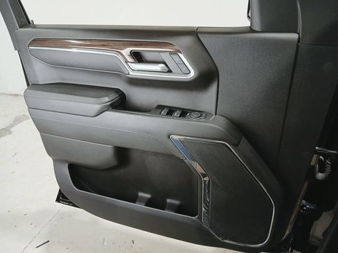 Used 2023 Chevrolet Silverado 1500 LT AWD/4WD image 30