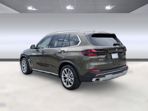Used 2026 BMW X5 xDrive50e w/ Executive Package AWD/4WD image 3
