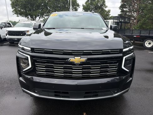 Used 2025 Chevrolet Tahoe High Country w/ Sun And Tow Package AWD/4WD image 3