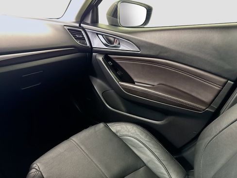 Used 2018 MAZDA MAZDA3 Grand Touring w/ Premium Equipment Package image 21