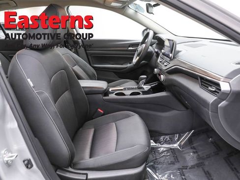 Used 2024 Nissan Altima 2.5 SV image 24