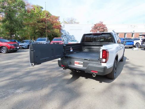 New 2026 Honda Ridgeline Black Edition image 11